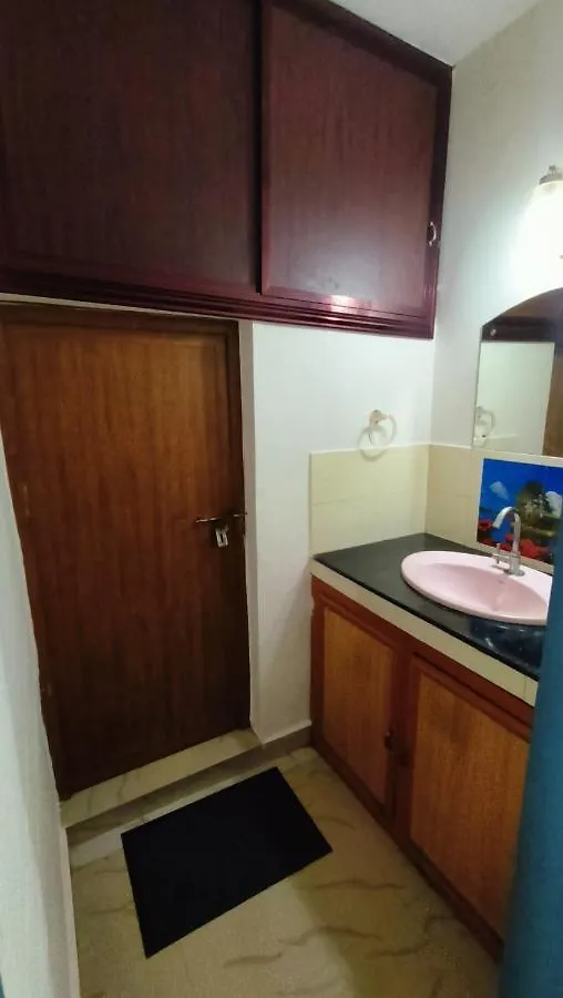 Dragster Homes Kizhake Chālakudi 0*,  Índia
